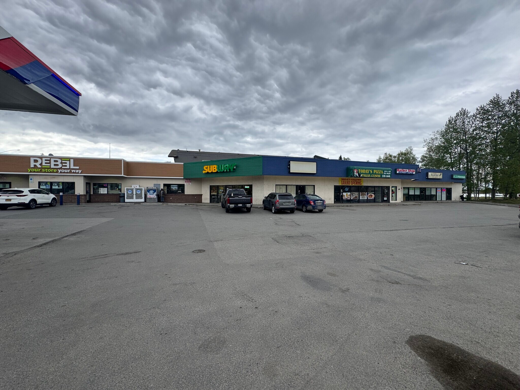 4608 Spenard Rd, Anchorage, AK à louer Photo de l’immeuble– Image 1 sur 8