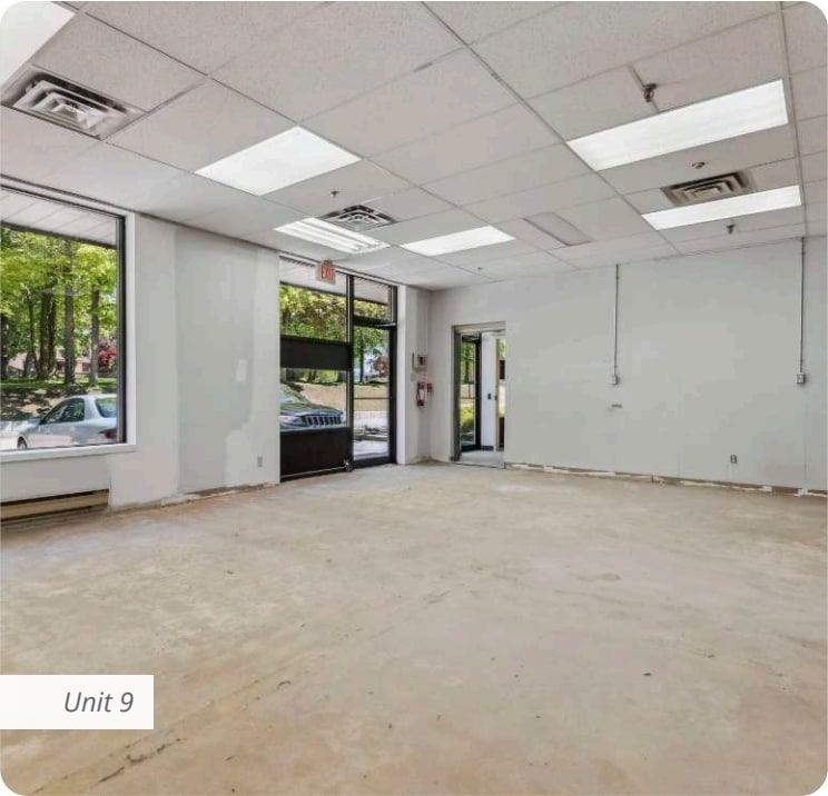 1361 Huntingwood Dr, Toronto, ON à louer Photo intérieure– Image 1 sur 5