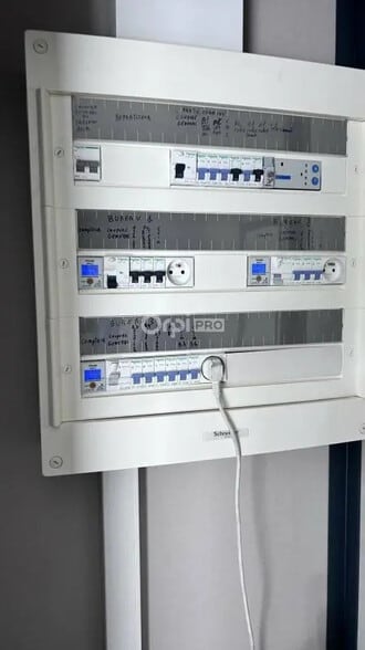 Bureau dans Sauvagnon à louer - Photo de l’immeuble – Image 3 sur 8