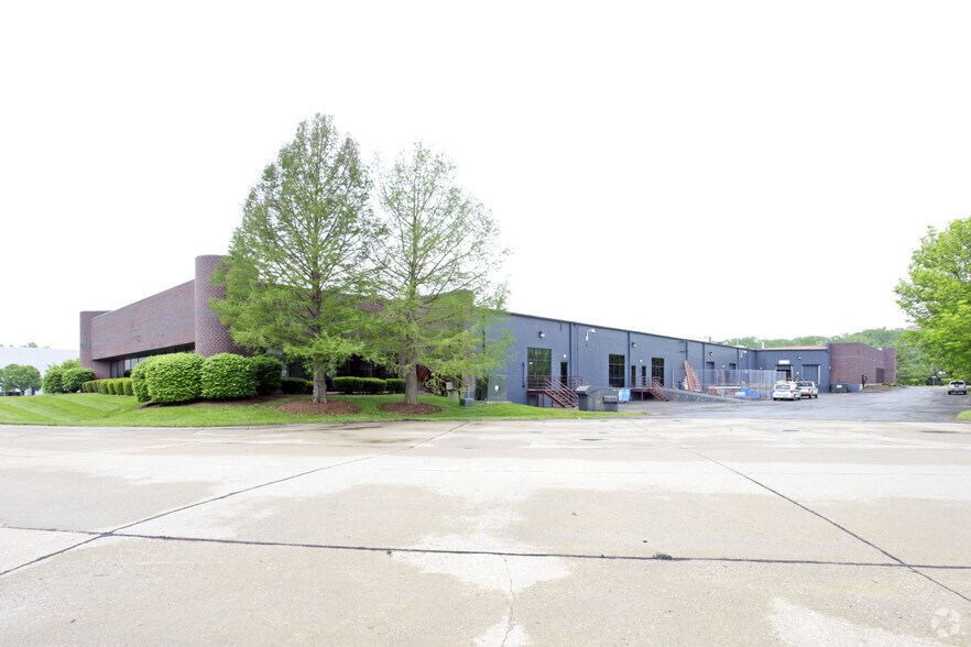 3783-3797 Rider Trail South, Earth City, MO à louer - Photo de l’immeuble – Image 3 sur 4