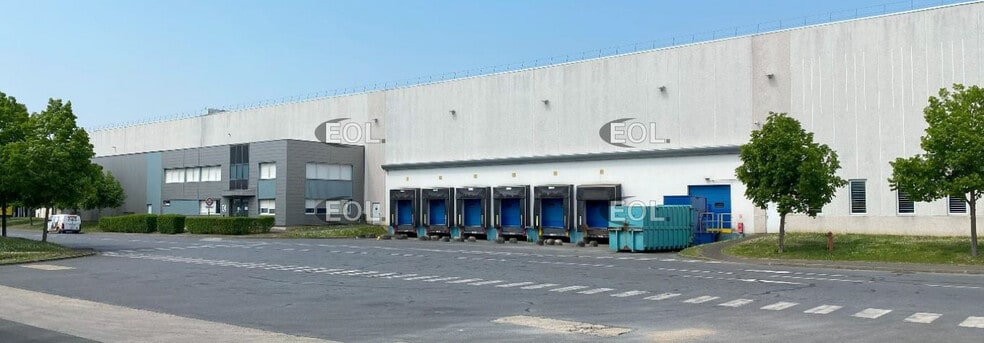 Industriel/Logistique dans Santeny à louer - Photo de l’immeuble – Image 2 sur 12