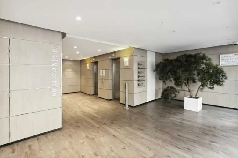 38 Rue Victor Hugo, Levallois-Perret à louer - Photo de l’immeuble – Image 3 sur 20