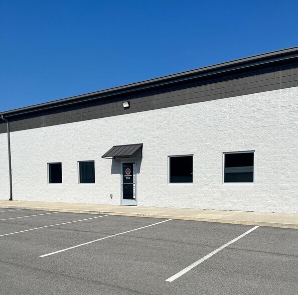 11900 Sager Rd, Swanton, OH à louer - Photo de l’immeuble – Image 2 sur 6