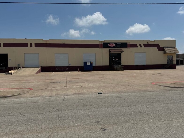 6500 Midway Rd, Haltom City, TX à louer - Photo de l’immeuble – Image 2 sur 12