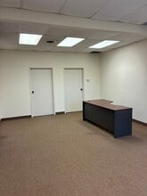 13500 Midway Rd, Farmers Branch, TX à louer Photo intérieure– Image 1 sur 2