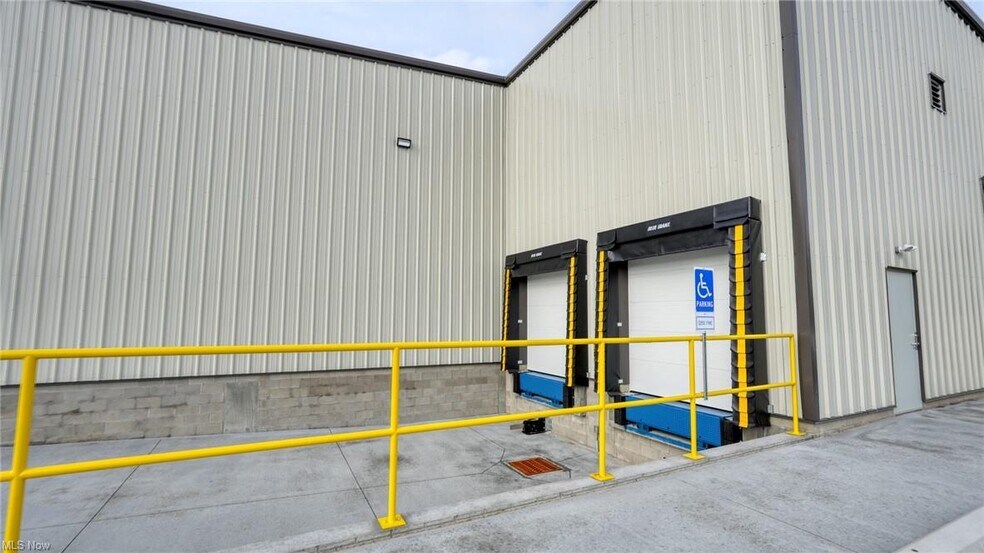 703 Woodlawn Ave, Cambridge, OH à louer - Photo de l’immeuble – Image 3 sur 13