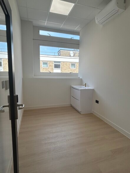 209 Old Marylebone Rd, Londres à louer - Photo de l’immeuble – Image 2 sur 16