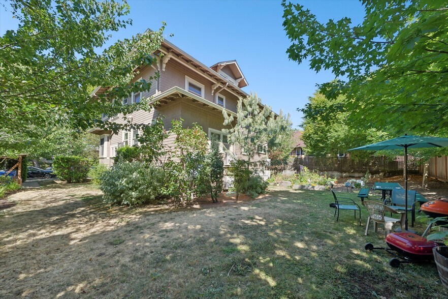 2520 SE Madison St, Portland, OR à vendre - Photo de l’immeuble – Image 3 sur 31