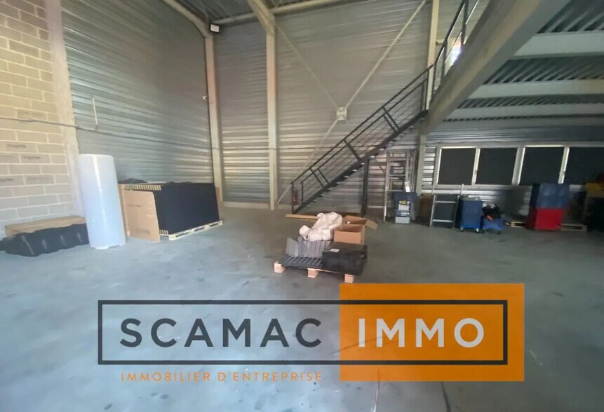 Industriel/Logistique dans Lambesc à louer - Photo de l’immeuble – Image 1 sur 3