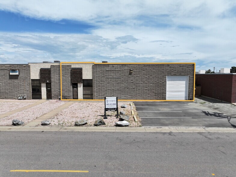 6865 E 48th Ave, Commerce City, CO à louer - Photo de l’immeuble – Image 1 sur 6