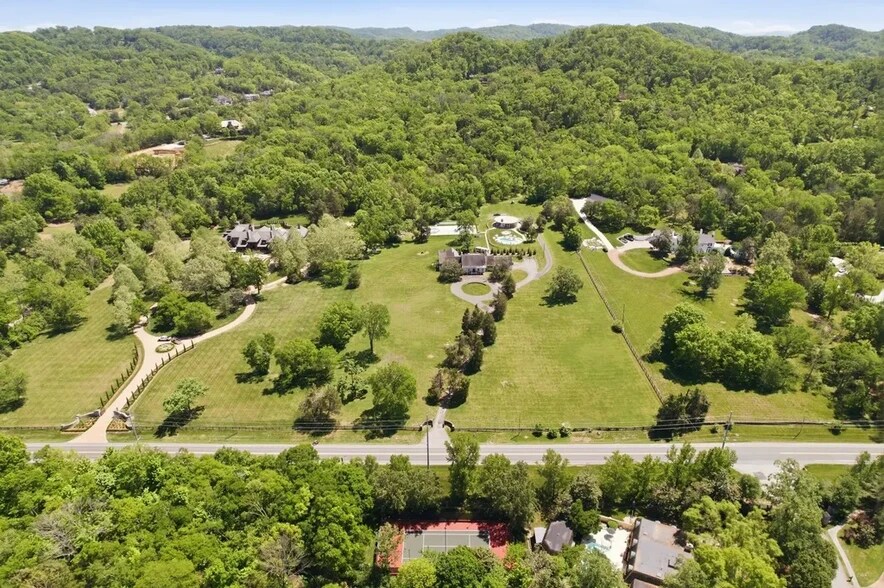 5840 Hillsboro Pike, Nashville, TN à vendre - Photo de l’immeuble – Image 2 sur 11
