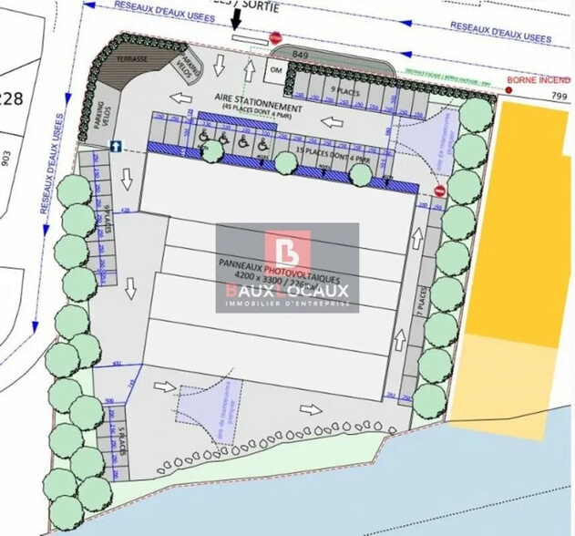 Local commercial dans Apt à louer - Photo de l’immeuble – Image 3 sur 4