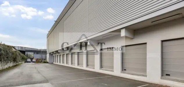 Industriel/Logistique dans Saint-Denis à louer - Photo de l’immeuble – Image 1 sur 3