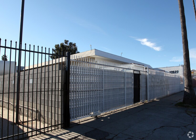 12527 San Fernando Rd, Sylmar, CA à louer - Photo principale – Image 1 sur 2