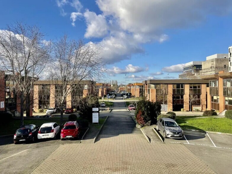 Bureau dans Labège à louer - Photo de l’immeuble – Image 2 sur 16