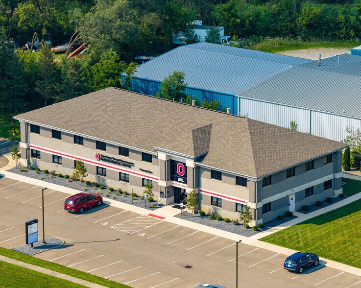 801 W Cherry St, Sunbury, OH à louer - Photo de l’immeuble – Image 3 sur 14