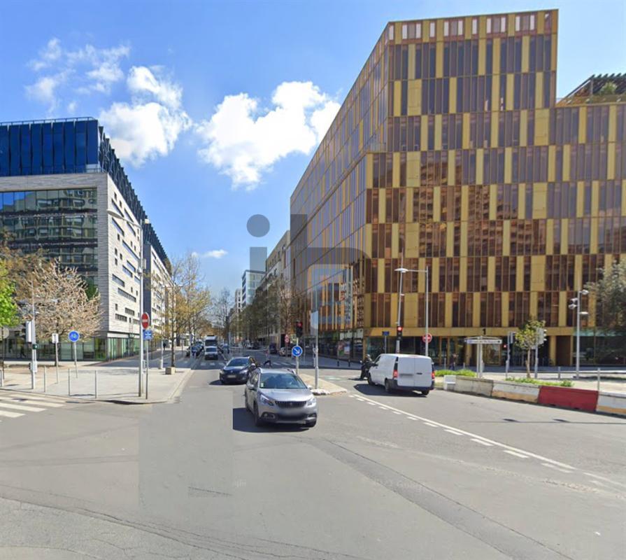 Local commercial dans Boulogne Billancourt à louer Photo de l’immeuble– Image 1 sur 2
