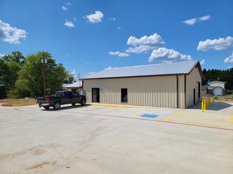 1604 S Moody St, White Oak, TX à louer - Photo de l’immeuble – Image 3 sur 10
