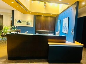 422 11th Ave SE, Calgary, AB à louer Photo intérieure– Image 2 sur 8