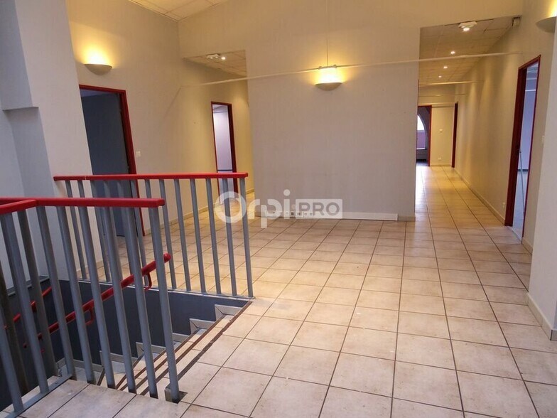 Bureau dans Soissons à vendre - Photo de l’immeuble – Image 3 sur 5