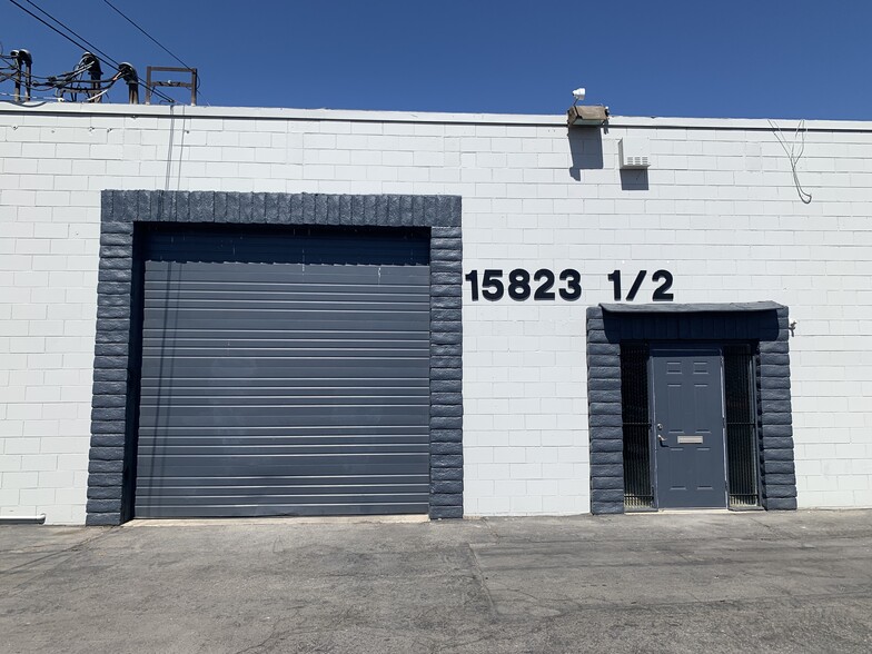 15823 1/2 Stagg St, Van Nuys, CA à louer - Photo de l’immeuble – Image 1 sur 3