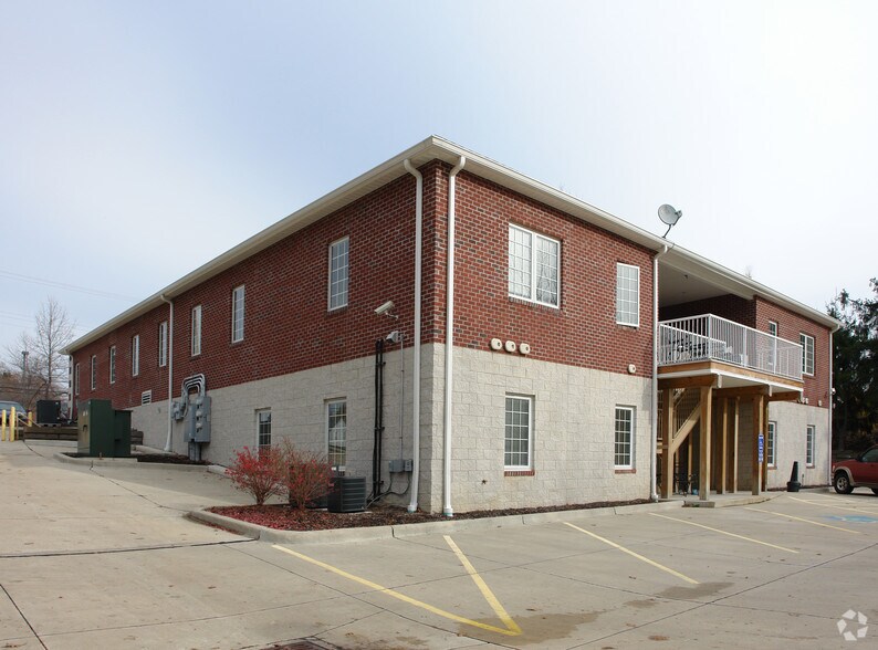 120 W Aurora Rd, Northfield, OH à louer - Photo de l’immeuble – Image 2 sur 34