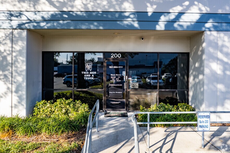 379 W Michigan St, Orlando, FL à louer - Photo de l’immeuble – Image 2 sur 7