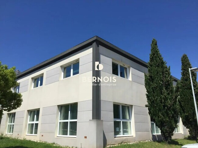 Plus de détails pour Bureau à louer