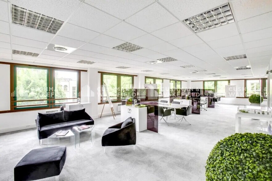Bureau dans Orsay à louer - Photo de l’immeuble – Image 2 sur 15