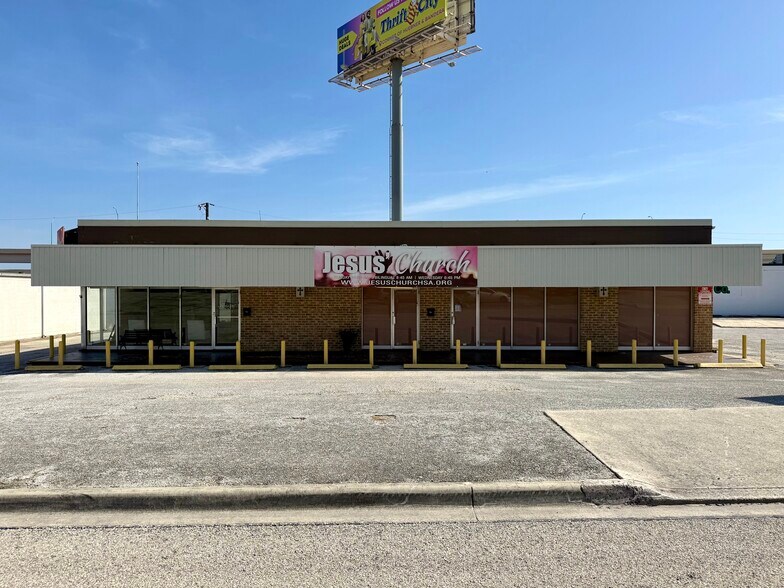 5726 Mobud St, San Antonio, TX à louer - Photo de l’immeuble – Image 3 sur 8