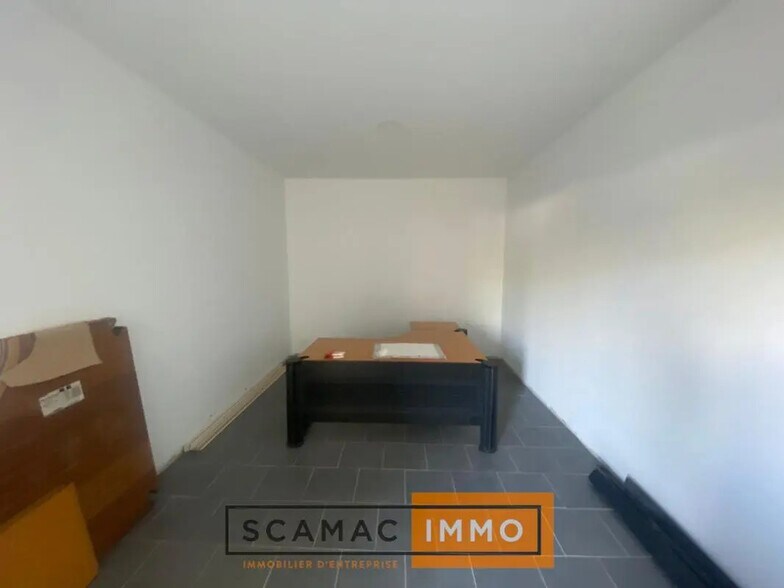 Bureau dans Gémenos à louer - Photo de l’immeuble – Image 2 sur 7