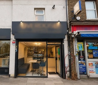 Plus de détails pour 1-1B High St, Uxbridge - Local commercial à louer