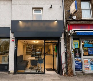 Plus de détails pour 1-1B High St, Uxbridge - Local commercial à louer