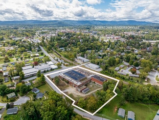 Plus de détails pour 701 Oriole Dr, Hendersonville, NC - Industriel/Logistique à vendre