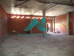 Local commercial dans Cáceres, Cáceres à louer Photo intérieure– Image 1 sur 4