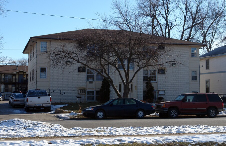 1359 24th St, Des Moines, IA à vendre - Photo principale – Image 1 sur 2