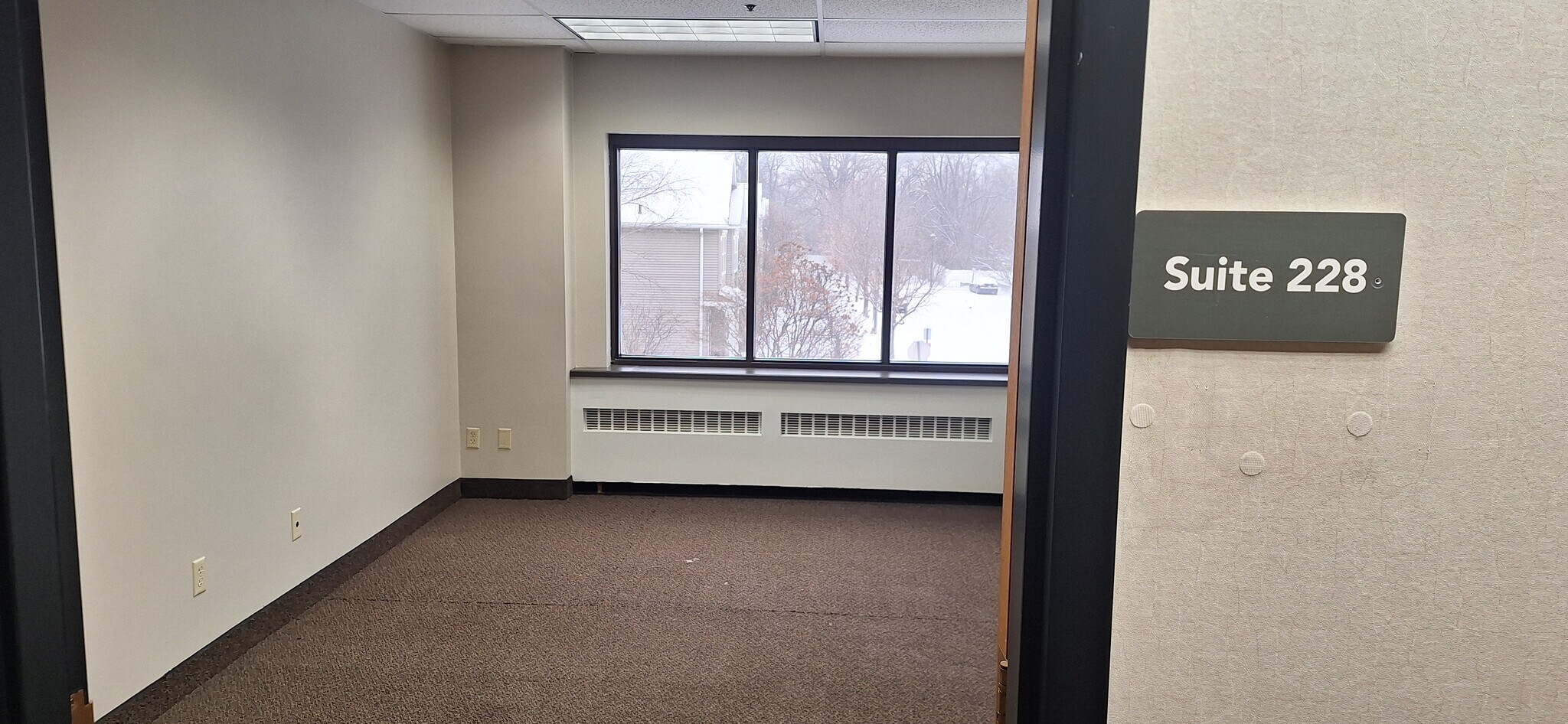 750 2nd St NE, Hopkins, MN à louer Photo intérieure– Image 1 sur 1