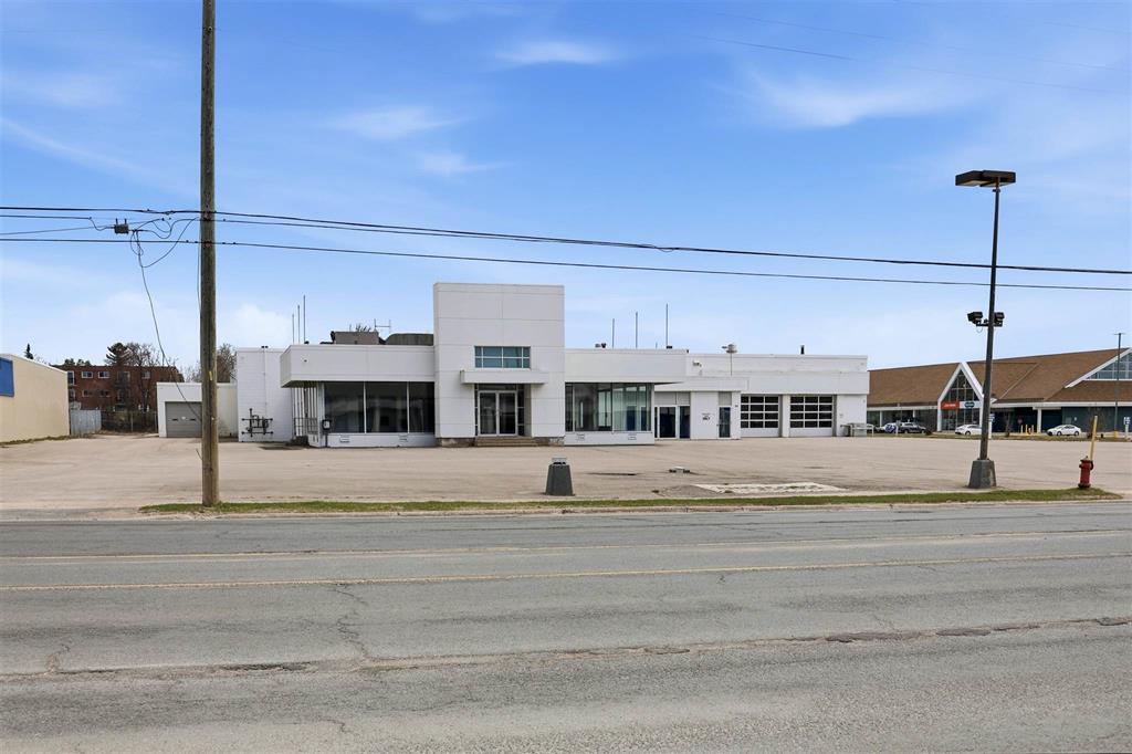 68 Great Northern Rd, Sault Ste. Marie, ON à louer Photo de l’immeuble– Image 1 sur 12