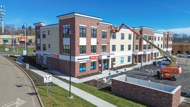 349 E Main St, Branford, CT à louer Photo intérieure– Image 1 sur 11