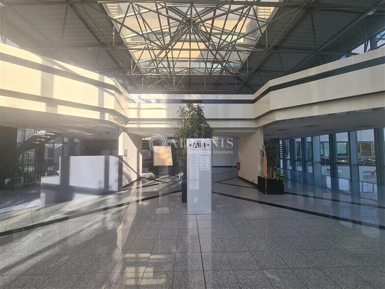 Bureau dans Metz à louer - Hall d’entrée – Image 2 sur 8