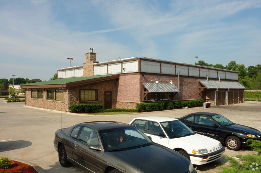 600 E County Line Rd, Ridgeland, MS à louer - Photo de l’immeuble – Image 3 sur 3