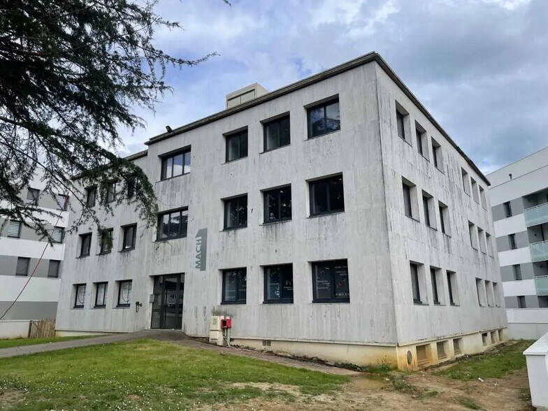 Bureau dans Bihorel à louer - Photo de l’immeuble – Image 2 sur 12