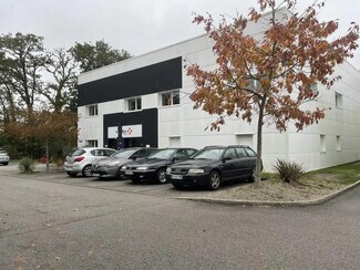 Plus de détails pour Local d'activités à louer