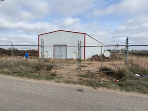 300 E 57th St, Odessa, TX à louer Photo de l’immeuble– Image 2 sur 5