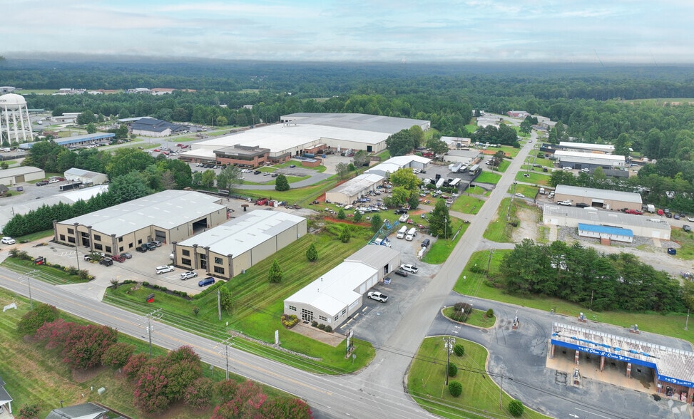 6645 Denver Industrial Park Rd, Denver, NC à louer - Aérien – Image 2 sur 23