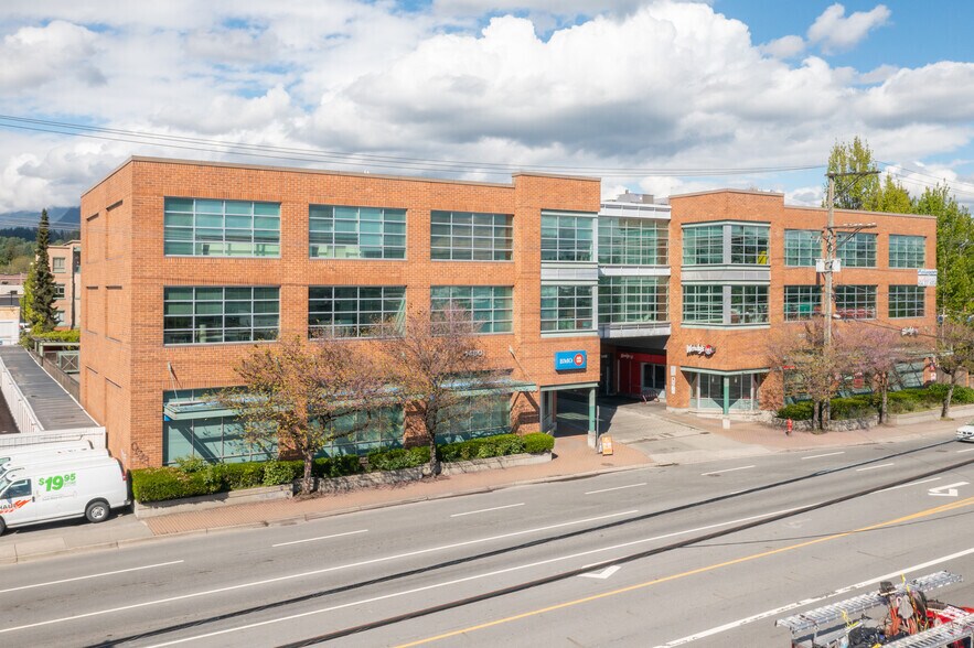 1460-1488 Main St, North Vancouver District, BC à vendre - Photo de l’immeuble – Image 1 sur 8