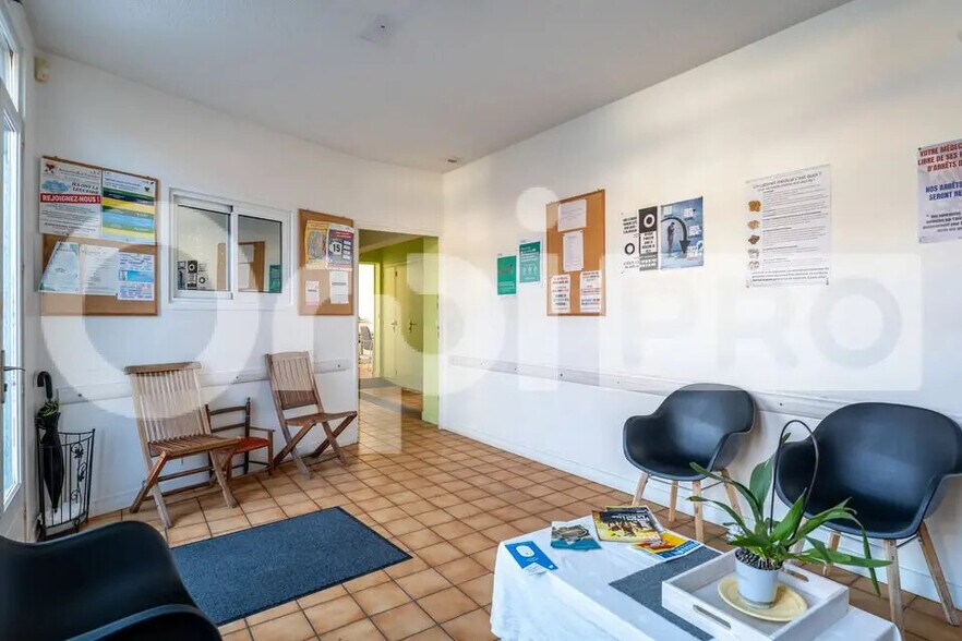 Bureau dans Biscarrosse à vendre - Hall d’entrée – Image 2 sur 5