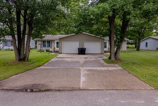 Plus de détails pour 1 Cambridge Dr, Gladstone, MI - Logement à vendre
