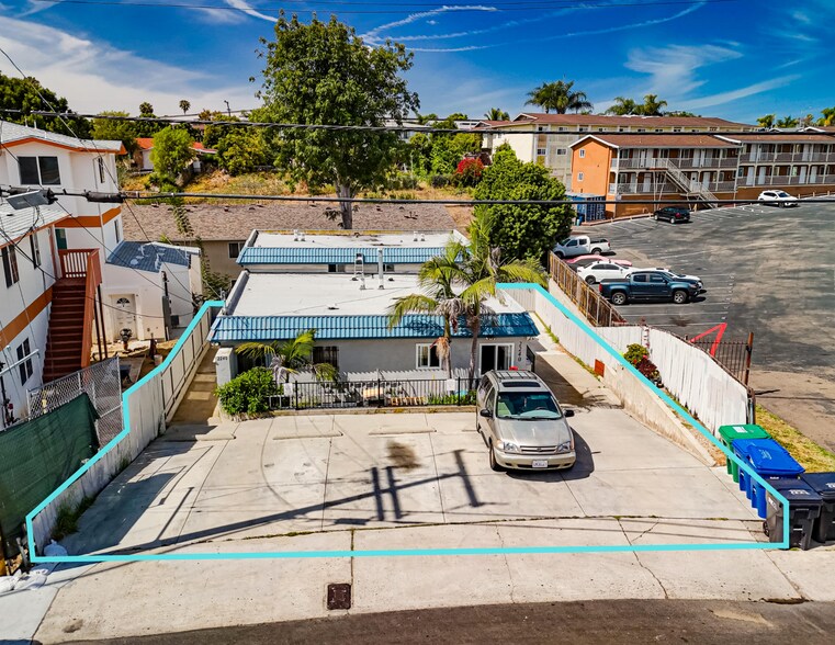 2240 W Dunlop St, San Diego, CA à vendre - Photo de l’immeuble – Image 2 sur 8