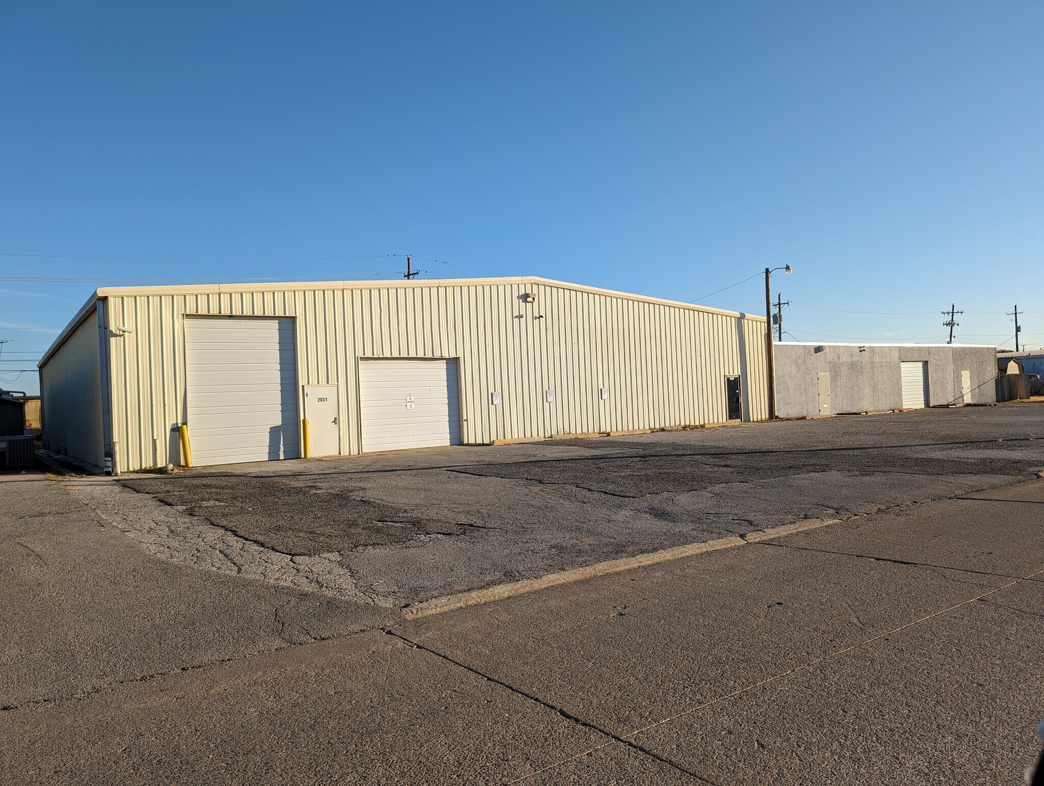 2015-2021 SW Washington Ave, Lawton, OK à vendre Photo de l’immeuble– Image 1 sur 8